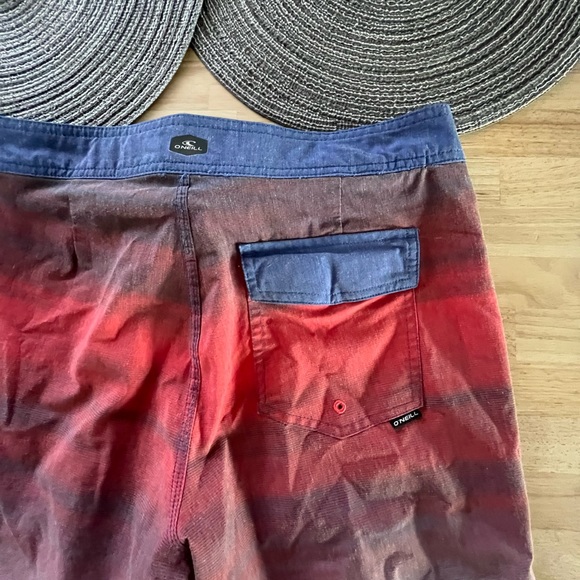 O’Neill board shorts - Picture 5 of 7